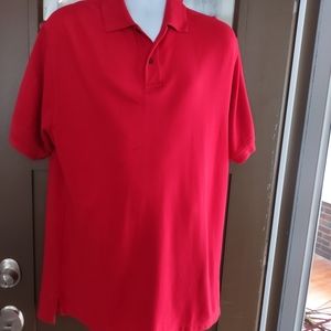 Mens short sleeve polo type shirt.